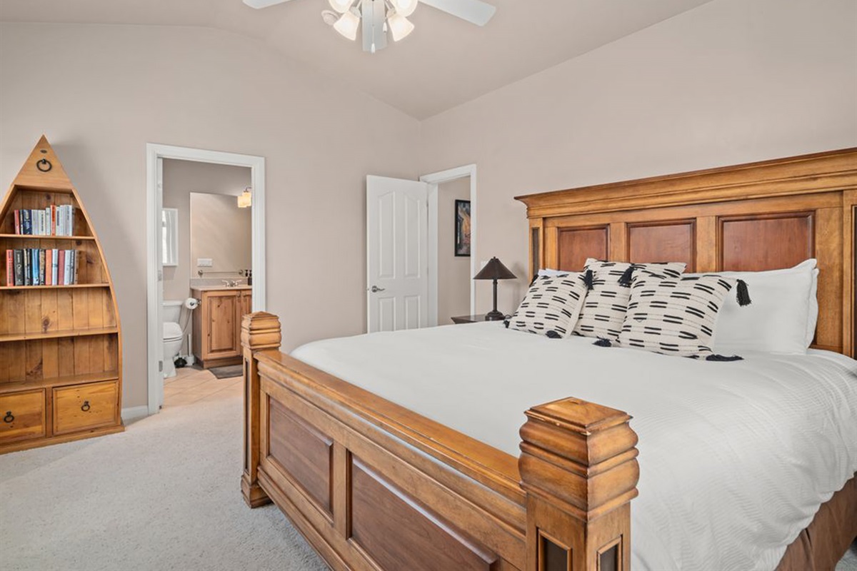 Comfortable primary bedroom with a king bed and relaxing ambiance.
