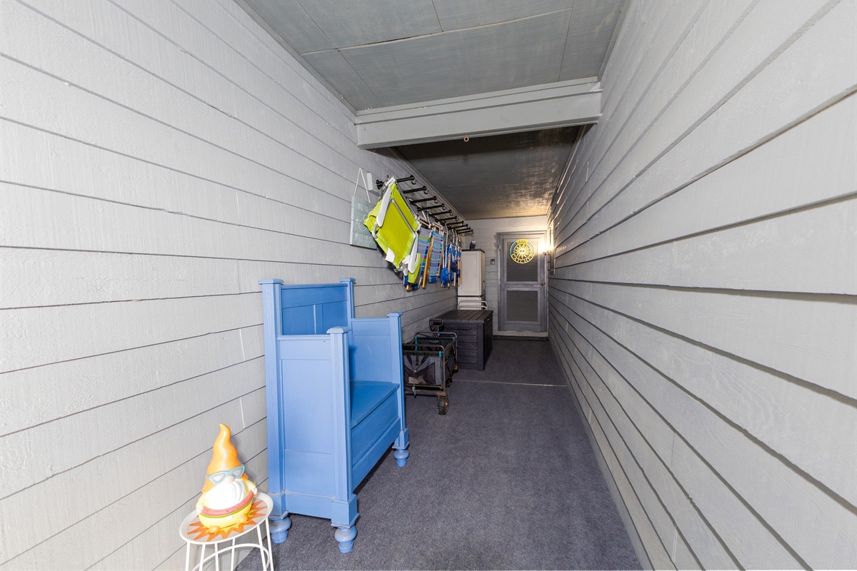 Beach prep station in the entryway!