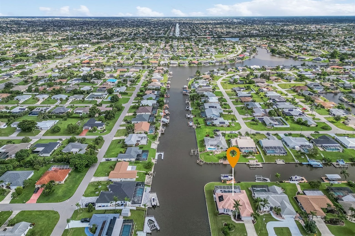 Stunning aerial views from above—your boater's paradise awaits!
