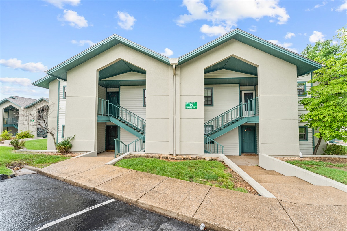 Top-floor end-unit building with a peaceful residential feel and quick access to the Strip, dining, and attractions.