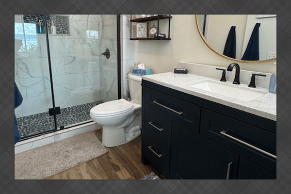 King en suite bathroom 