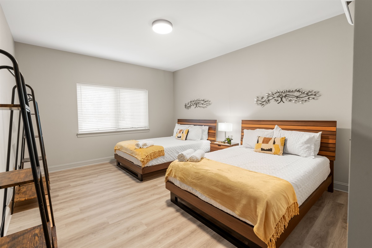 Main Floor Bedroom 1 - 2 Queens