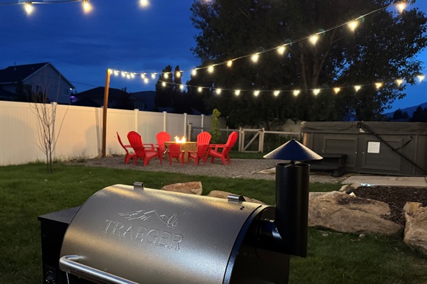 This is the perfect space to pull all the crew together, pop some protein on the Traeger, enjoy the firepit/hottub under the twinkling lights. Or, turn everything off to enjoy our gorgeous Dark Sky Community!