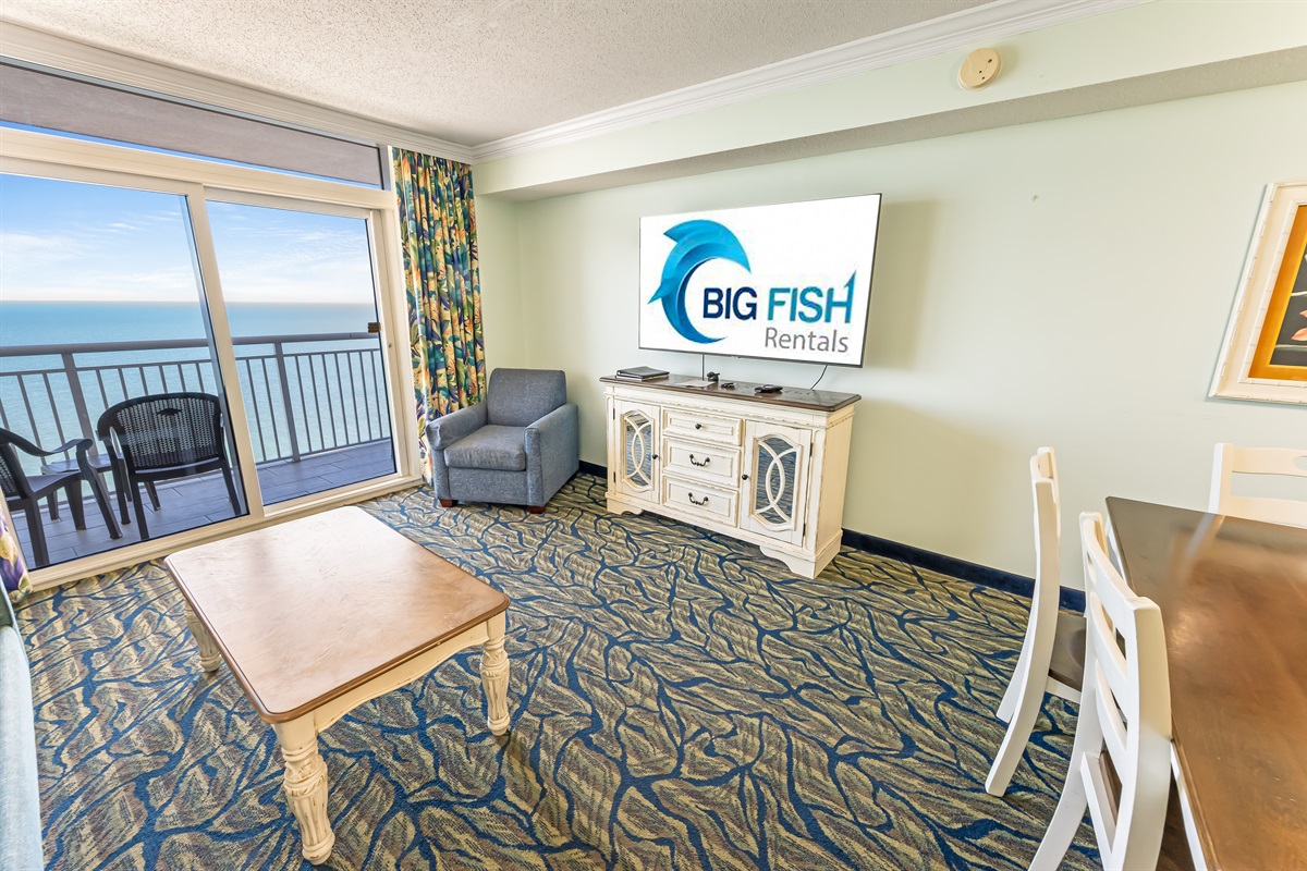 Amazing Living Room with Stunning Views🌊☀️