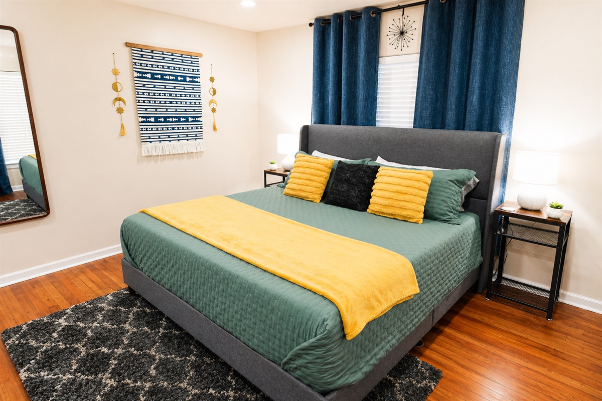 Bedroom 1 - King Bedroom