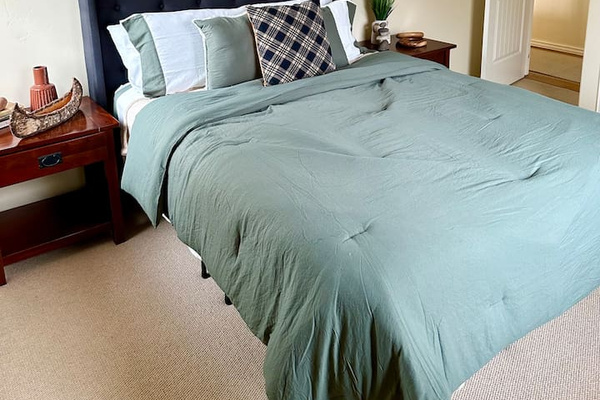 2nd bedroom (Queen) 