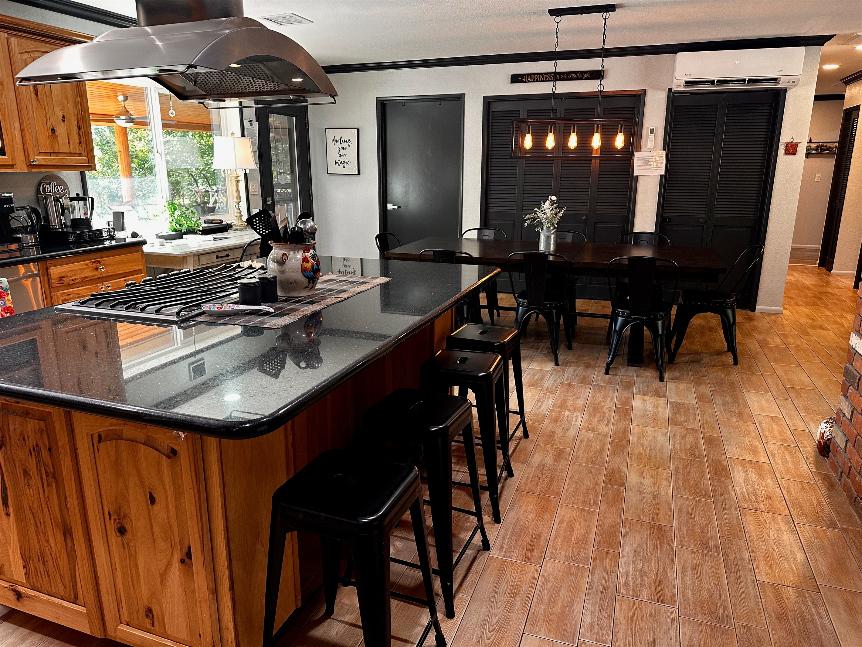 Kitchen Island with Stools (4)