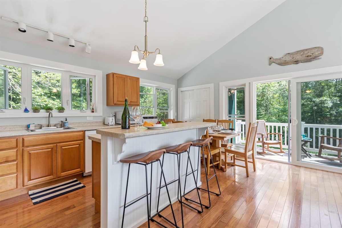 Kitchen with barstool seating