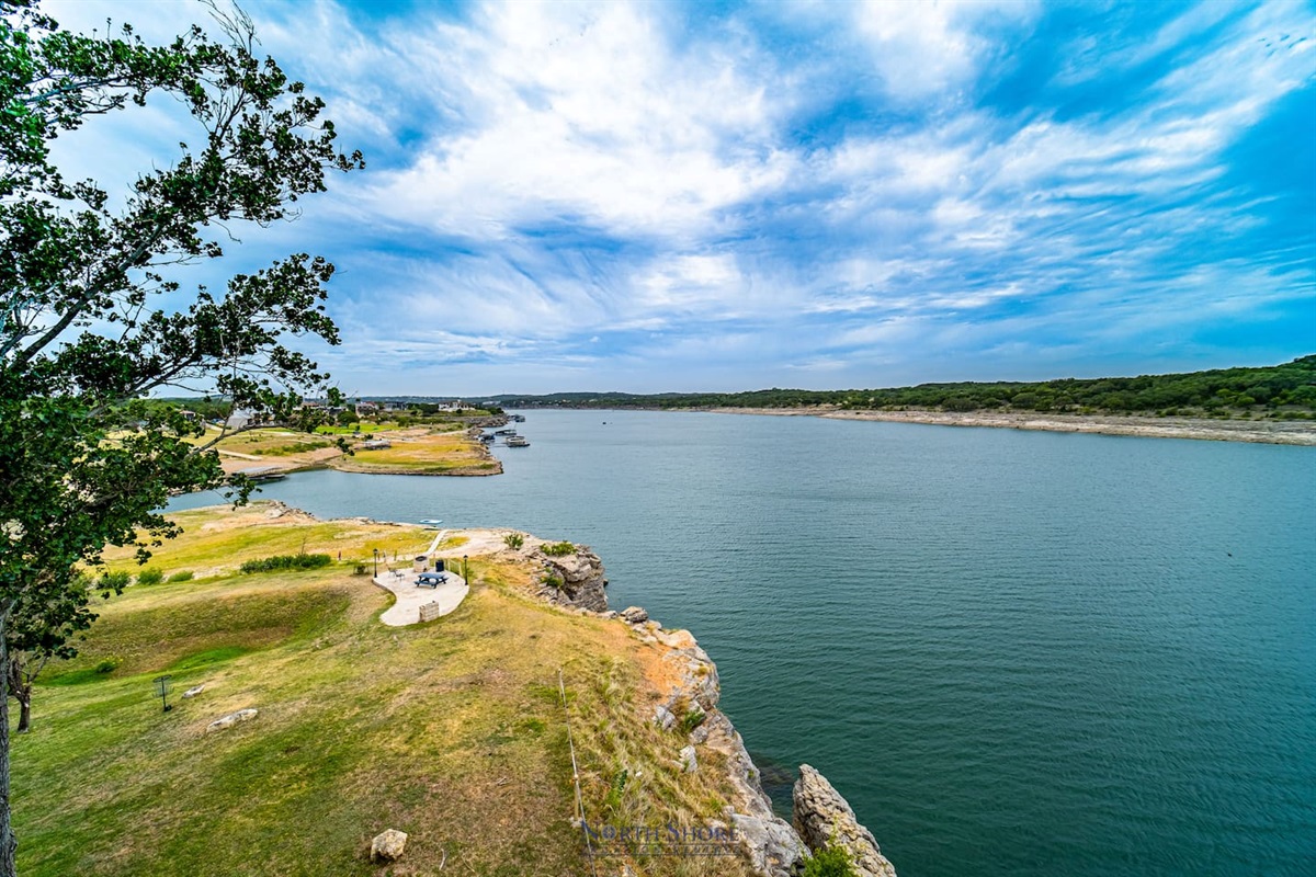 Lakeside Picnic Area w/ BBQ Grills & Lake Access Just Steps Away