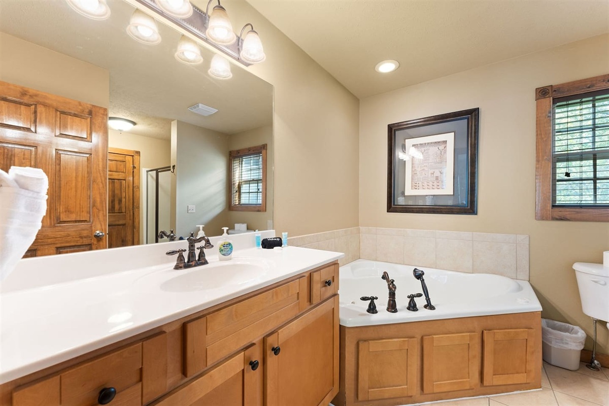 Nobody has to draw the short straw for bedrooms. Four bedrooms. Four king beds. Four private ensuite bathrooms.