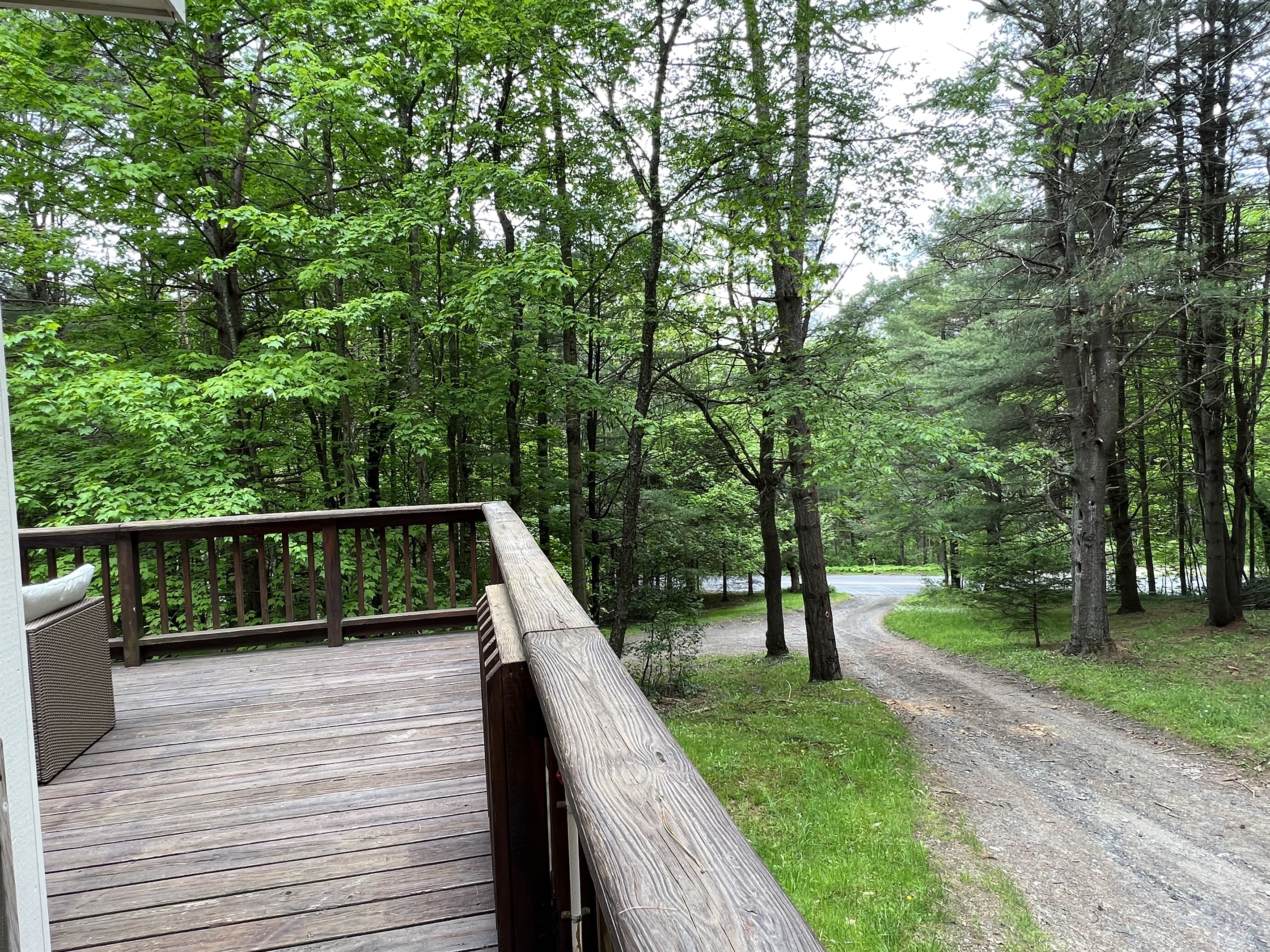 Side deck overlooking driveway