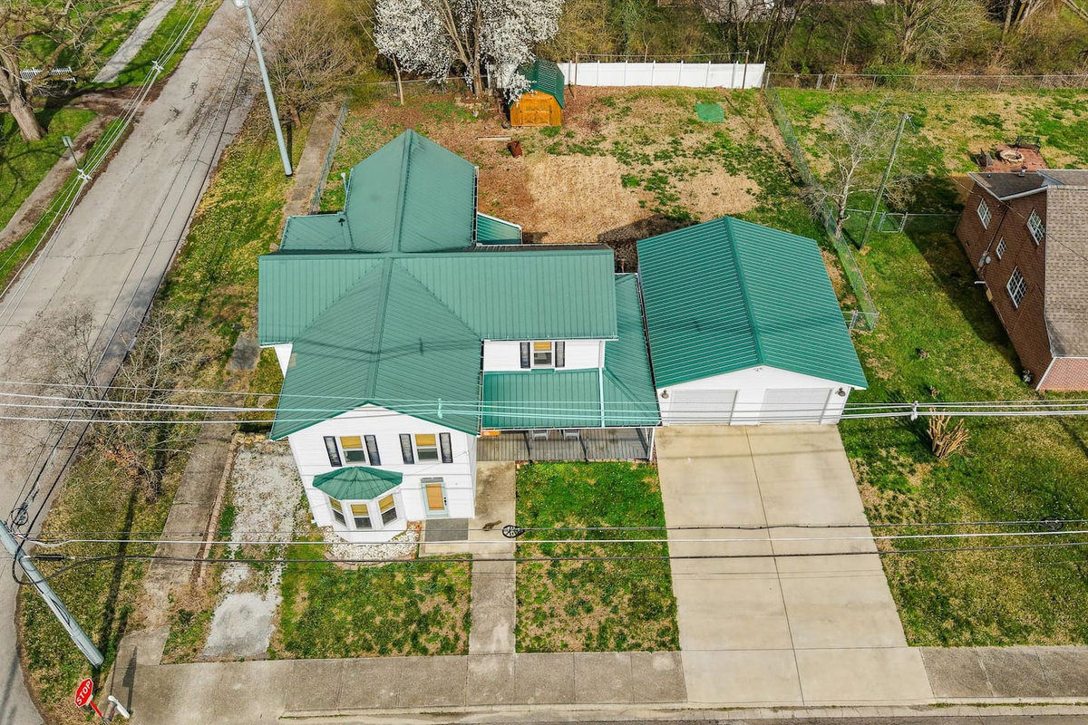 Aerial view of home.  Make sure you check your dimensions of your set up to make sure our space can accommodate your stay.
