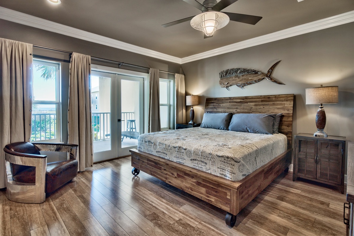 Master King with balcony and ensuite