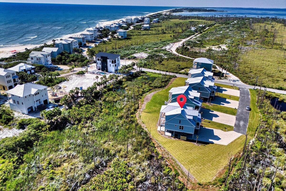 Enjoy the perfect blend of privacy and openness with a spacious floor plan, breathtaking views.