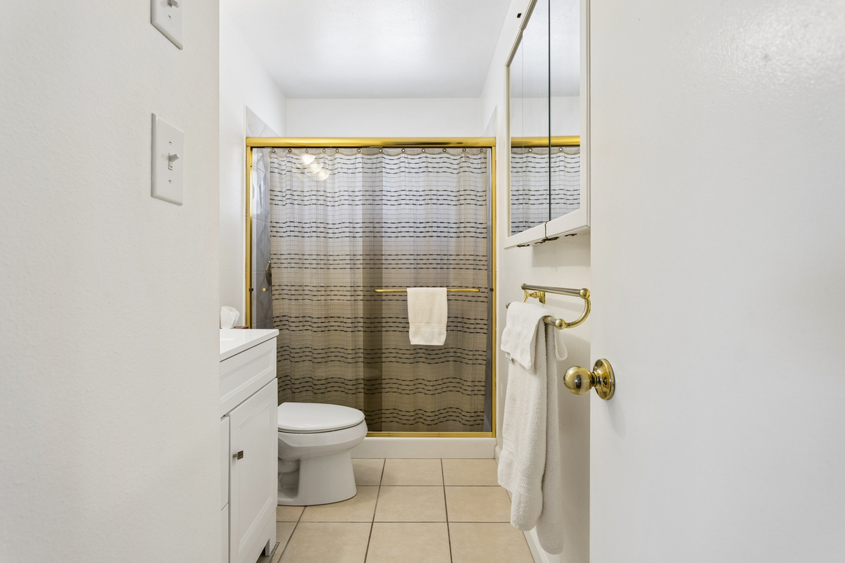Classic Sun City Retreat | 2BR/1BA | Quiet Neighborhood — Classic Sun City Retreat | 2BR/1BA | Quiet Neighborhood, Sun City, Arizona — photo 21