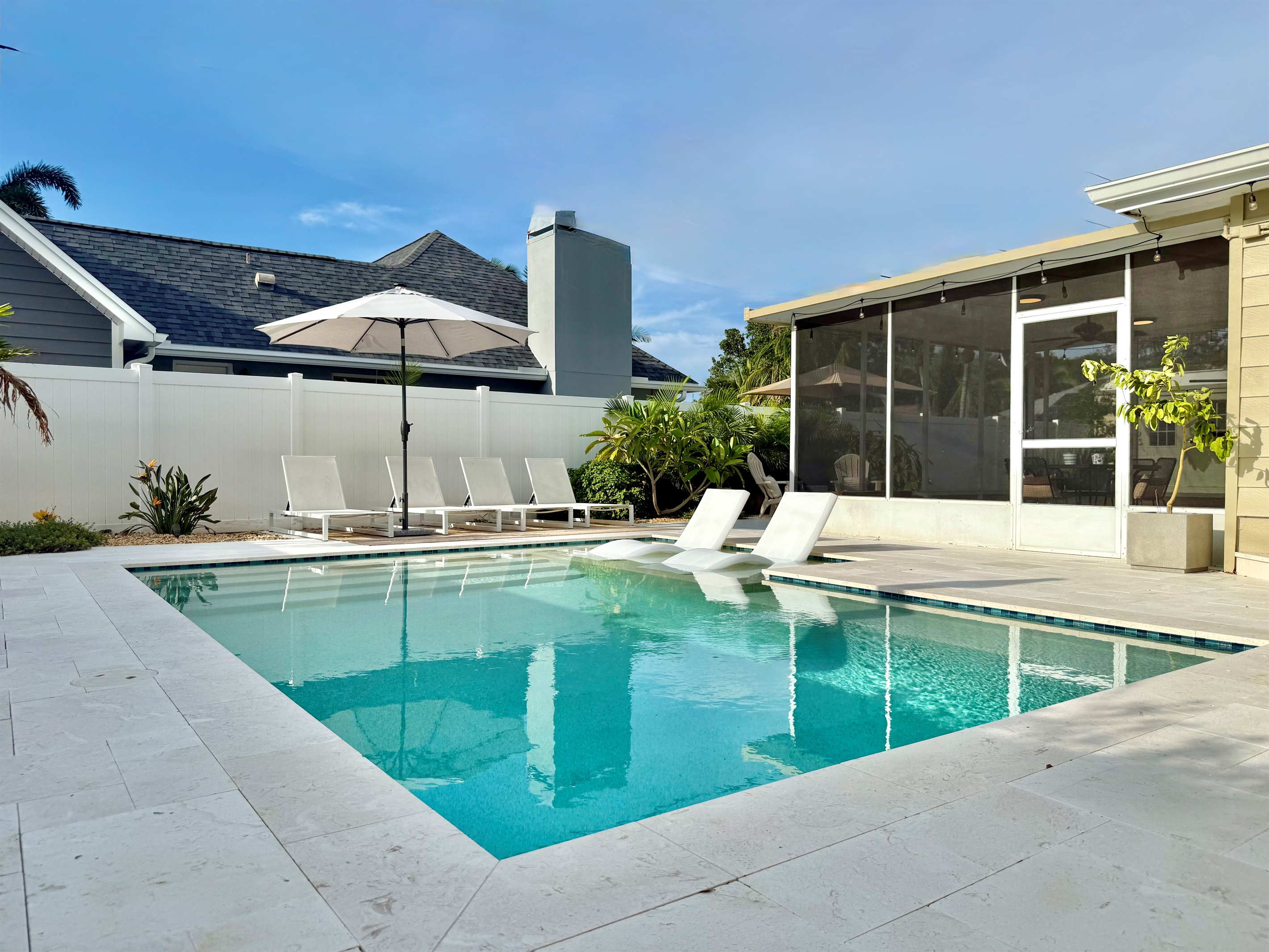 Enjoy your morning swim or a night under the stars in this private, serene, and beautifully lit outdoor haven.