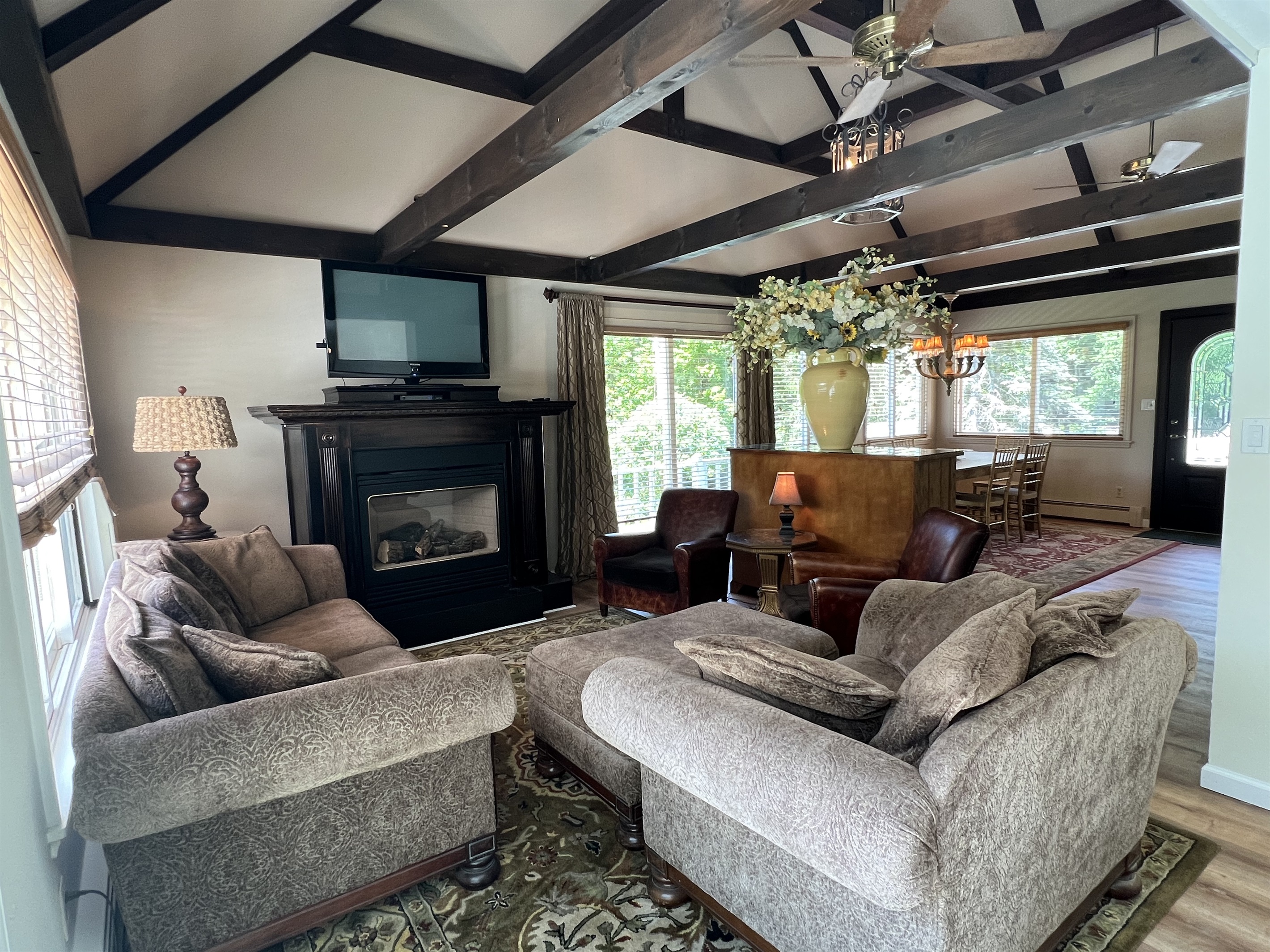 Open floor plan living and dining area