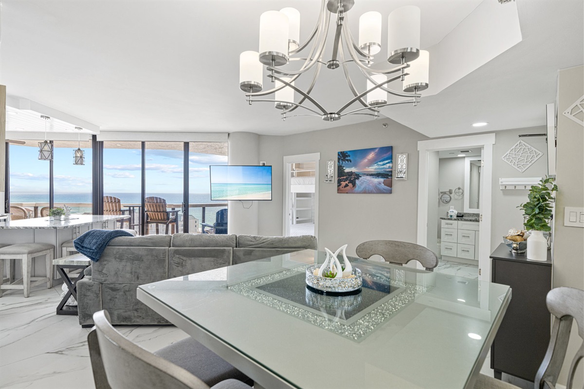 Every room connects to the next and every window connects to the Gulf. This open floor plan was designed so the water is always visible no matter where you are in the condo.
1 or 2
