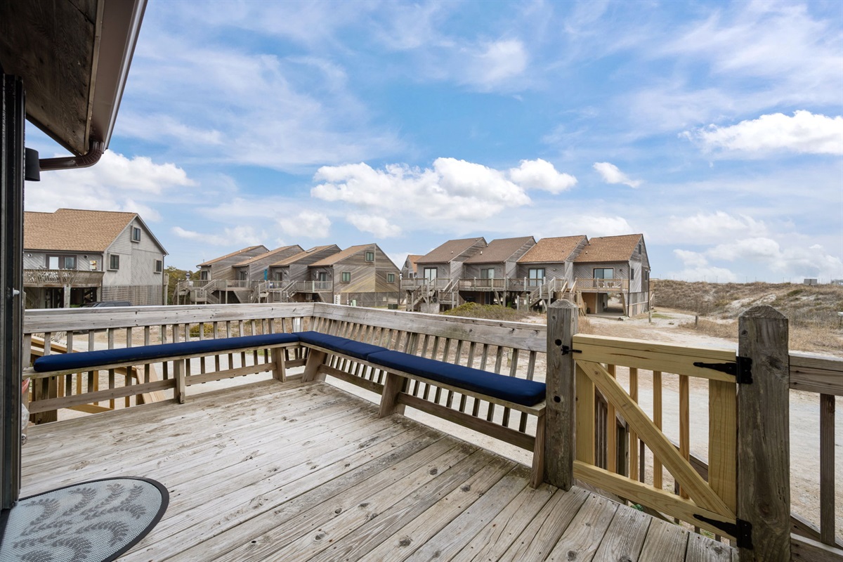 Generous deck space with built-in seating&mdash;ideal for groups and gatherings