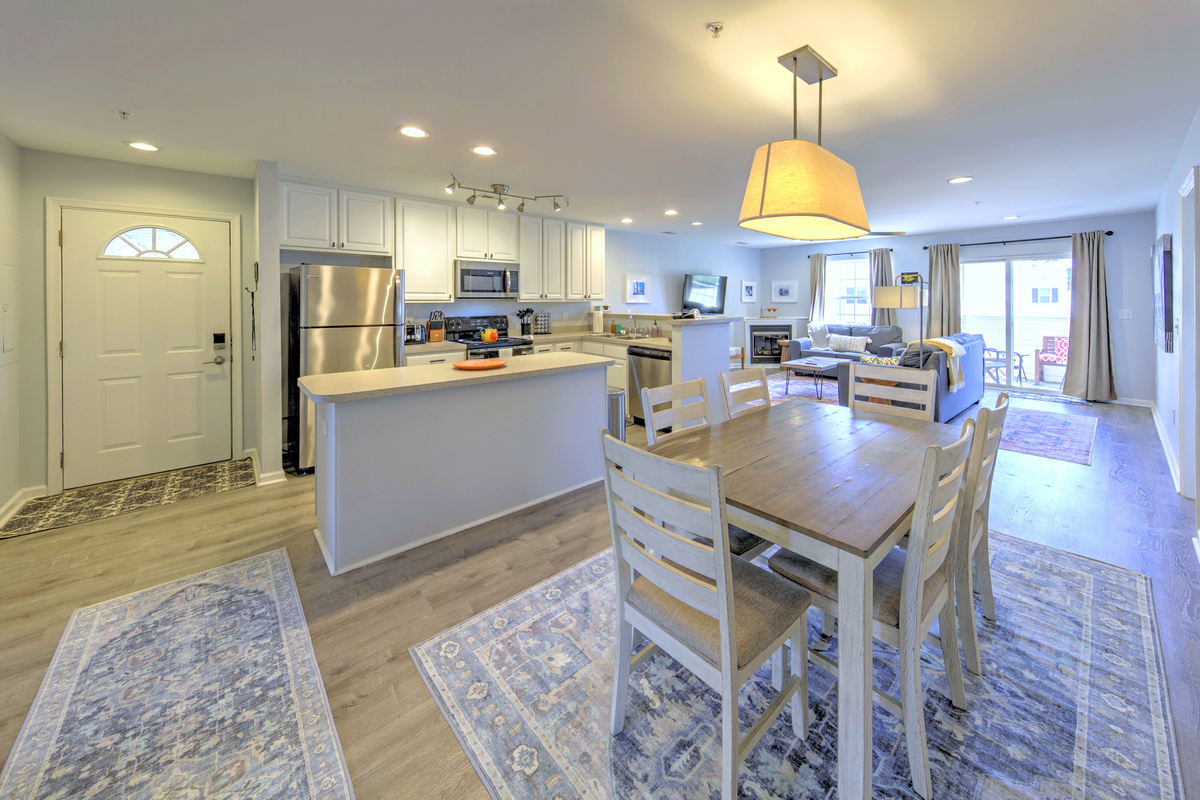 Dining Room: Bright and airy, perfect for family meals and game nights! Enjoy the spacious layout!