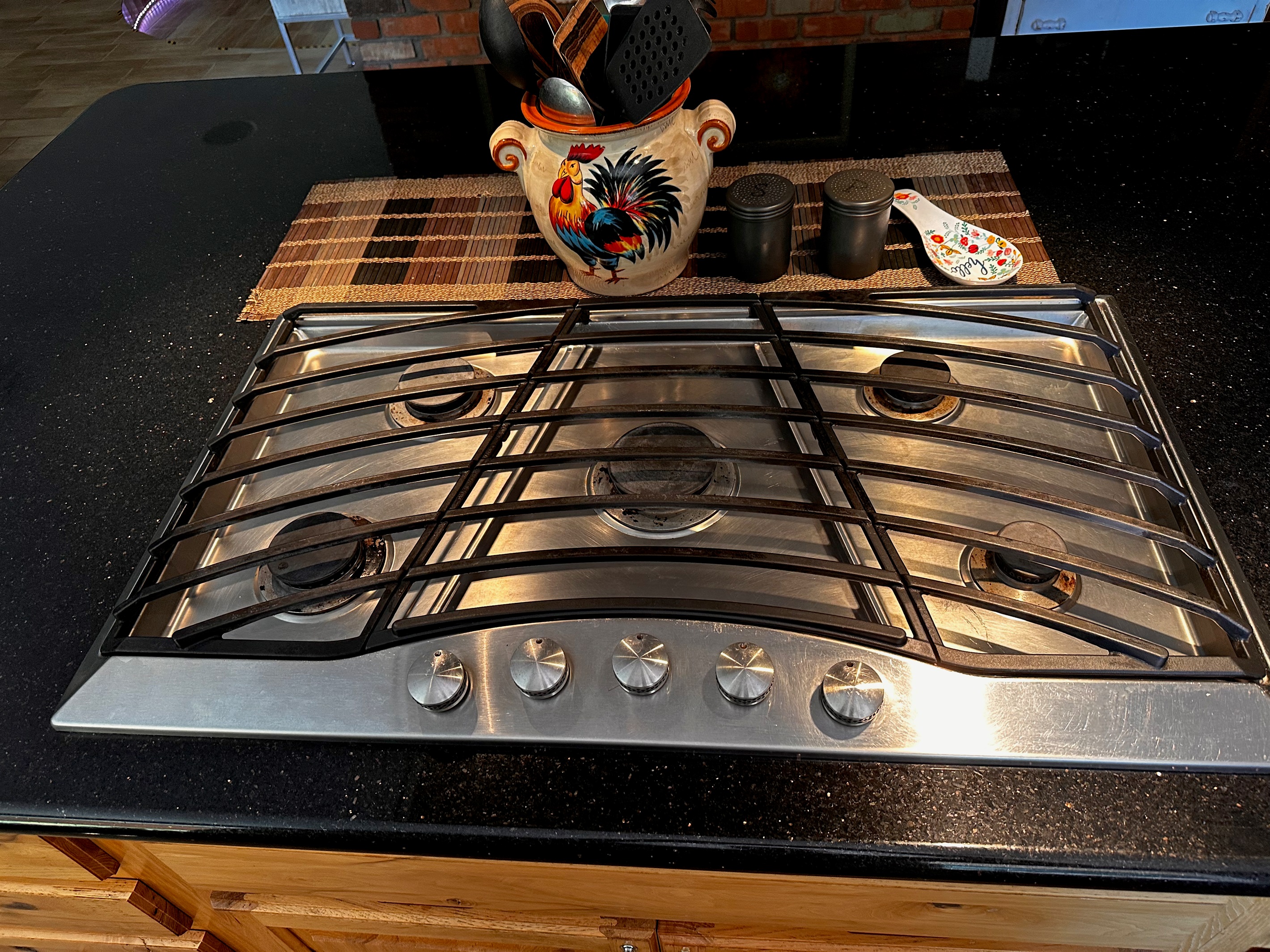 Gas cooktop upscale