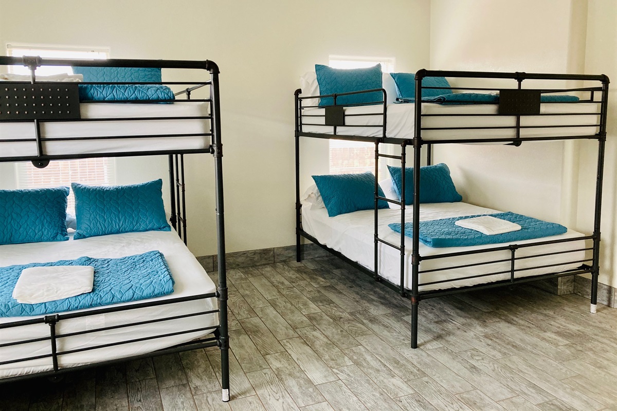 Bunk room, two queen over queen beds