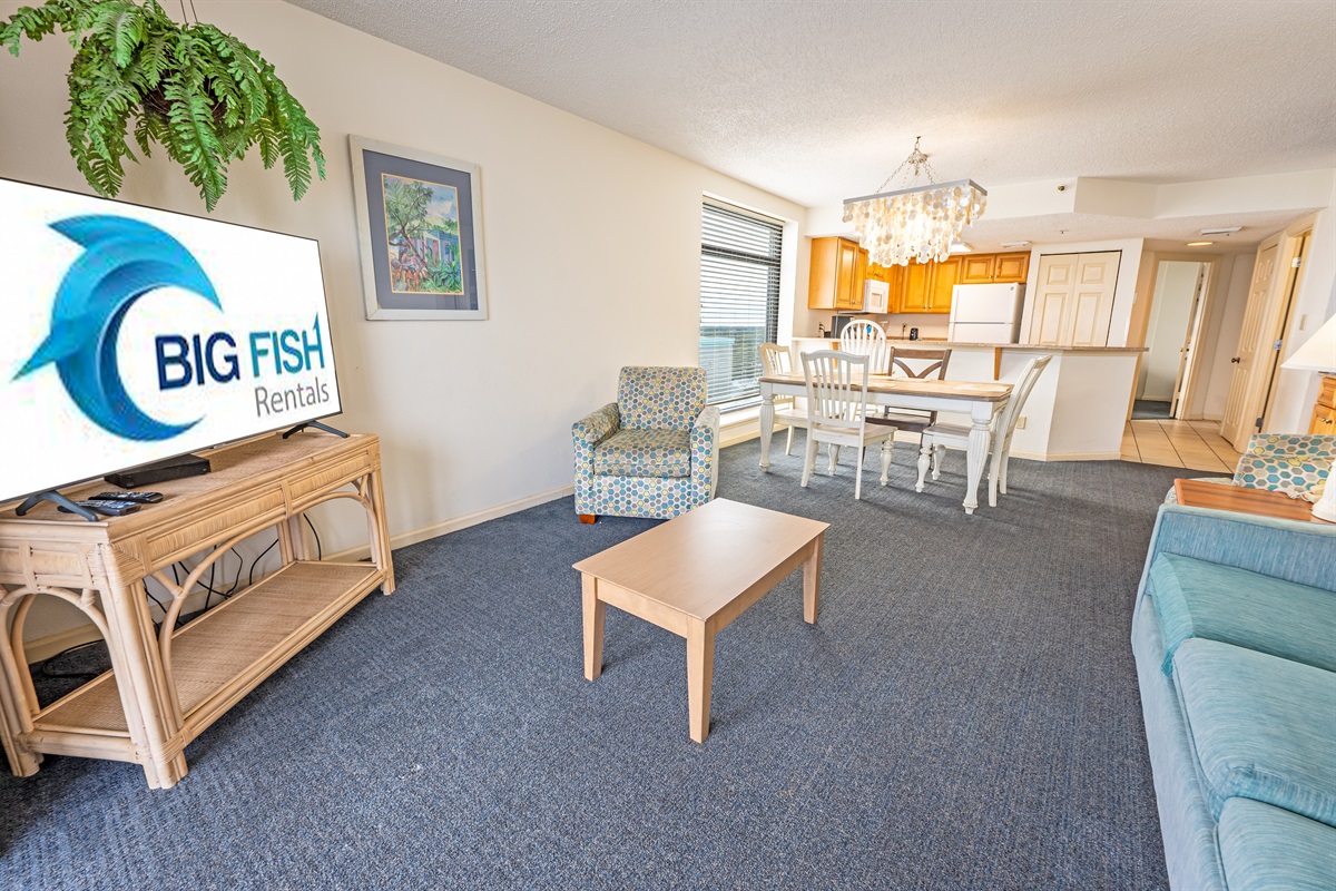 Living Room with Stunning Views🌊☀️