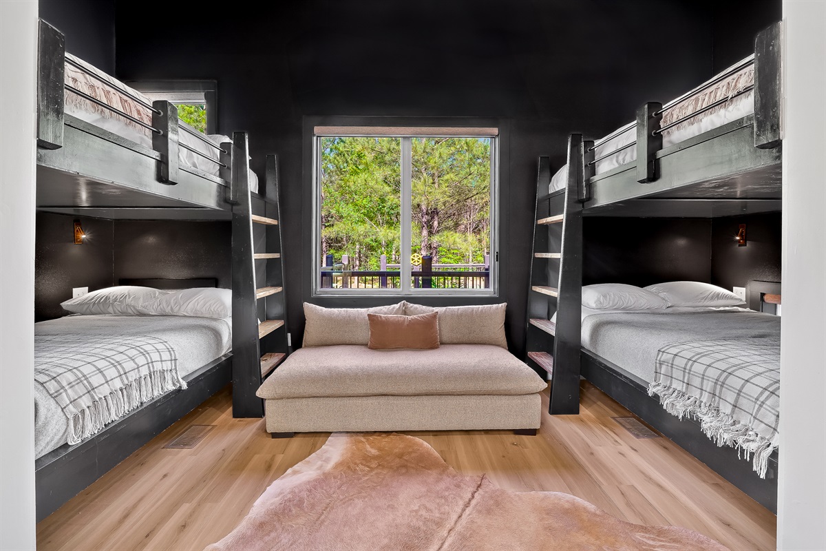 Bunk Room, Sleeps up to 8 