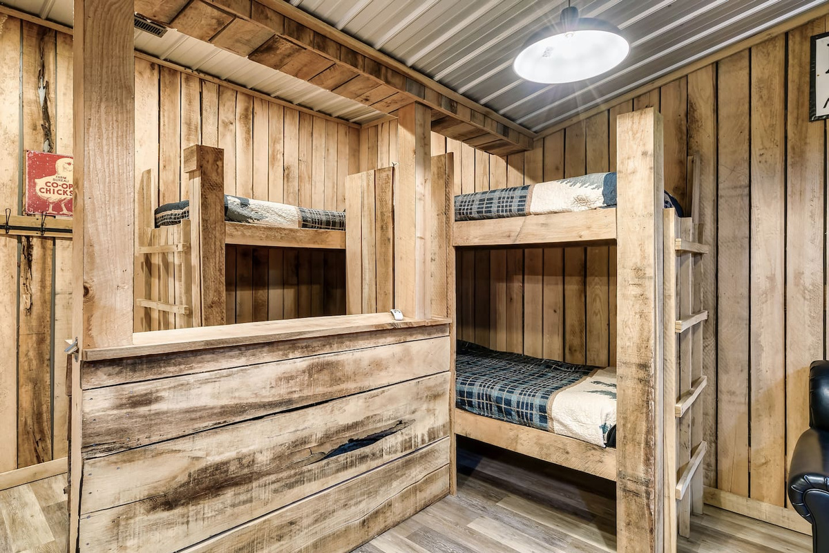 bunk beds - downstairs