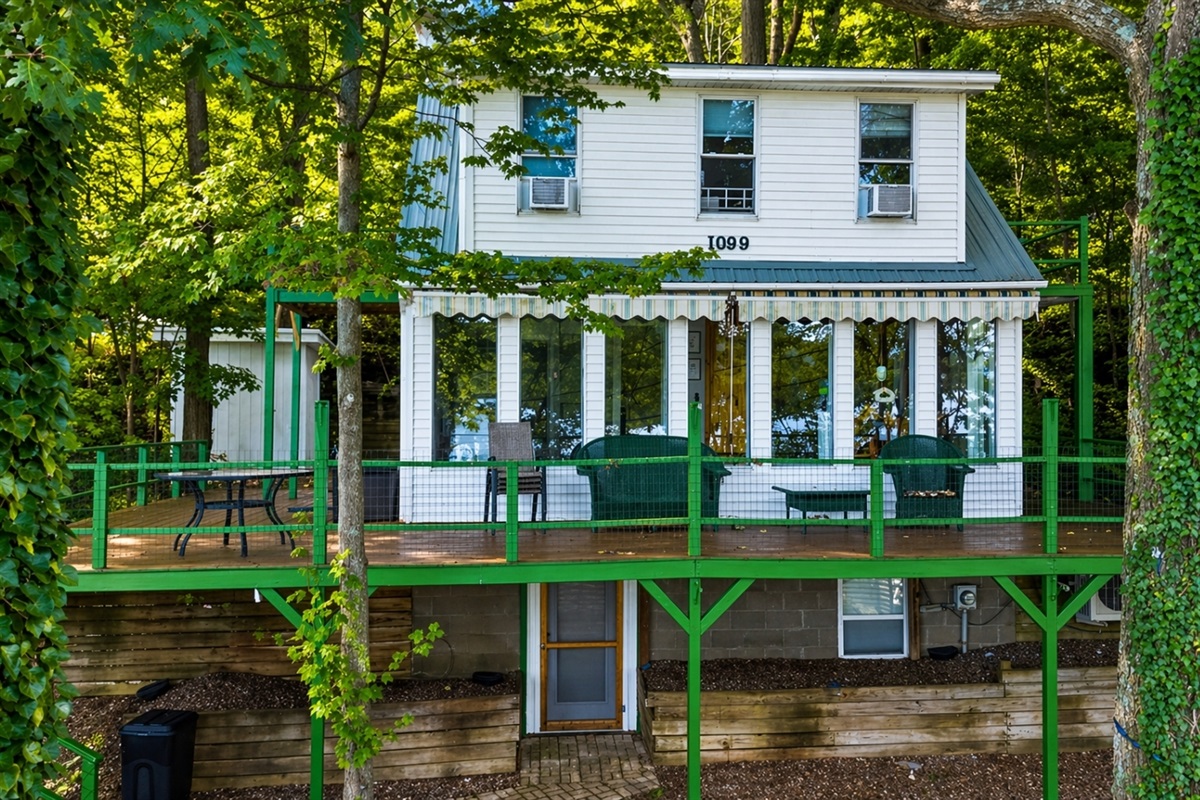 Relax, grill, play a game or cornhole, or do all three at the same time, the balcony has plenty of space