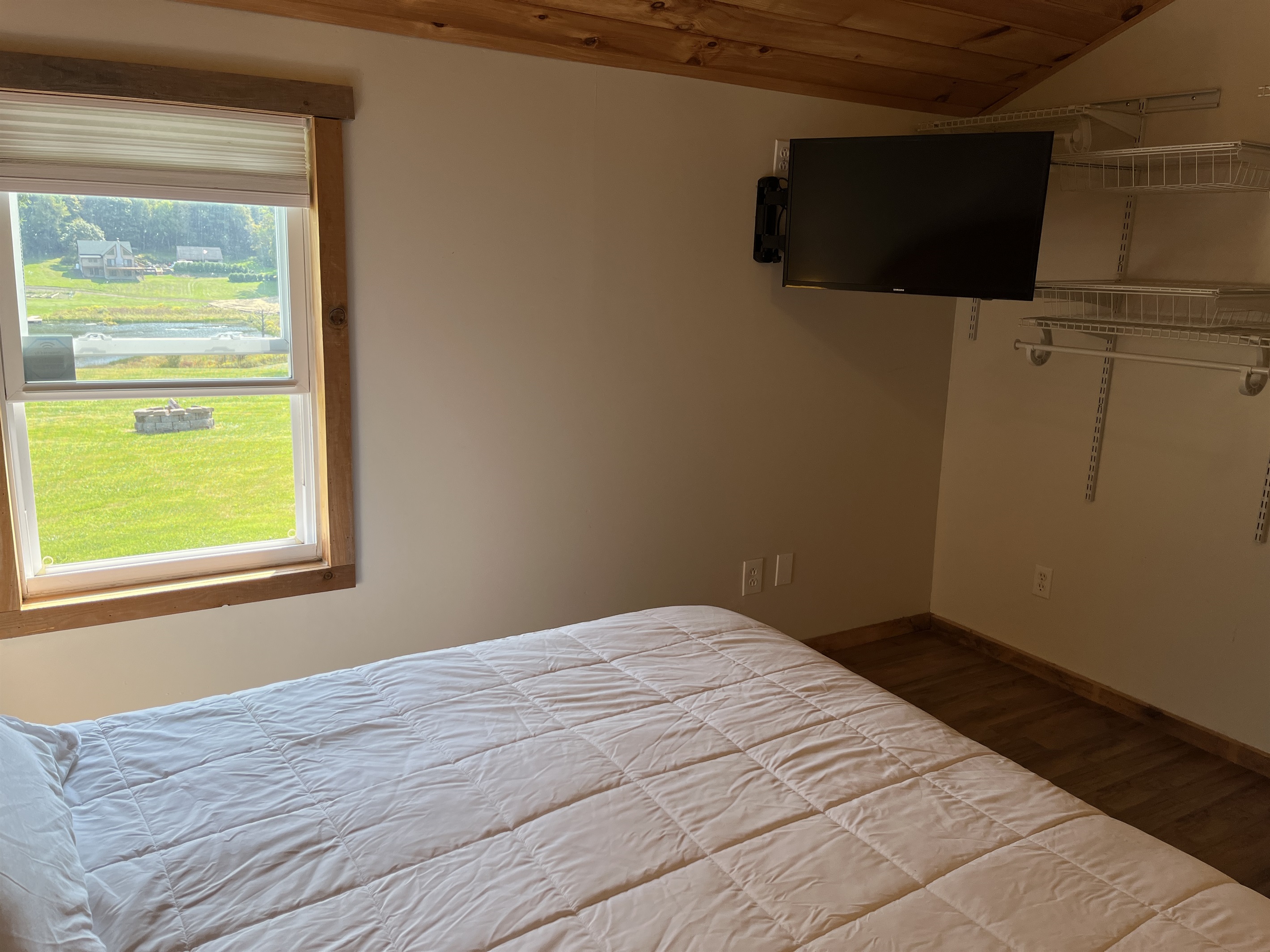Queen bedroom