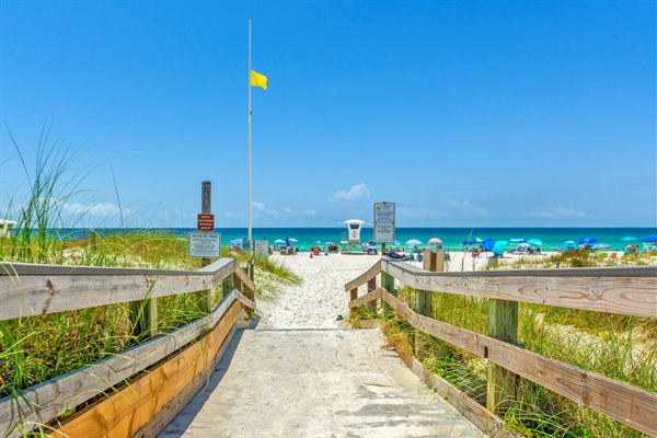 Beach Access less than 1/2 mile (~8 min walk)  Rick Seltzer Park is just a 1/2 mile (easy 10 min. walk)