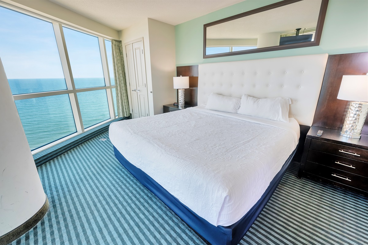 Beautiful Bedroom with Amazing Views 🌊☀️