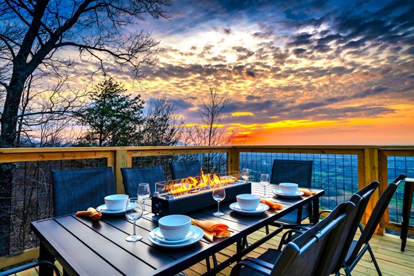 Enjoy dinner with a view that never gets old—panoramic mountains, shimmering city lights, and a sunset that turns every evening into an occasion.