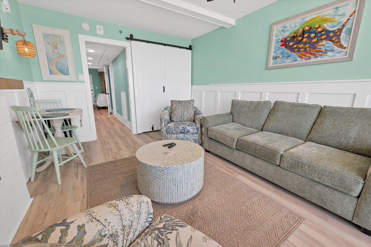 Amazing Living Room with Stunning Views🌊☀️