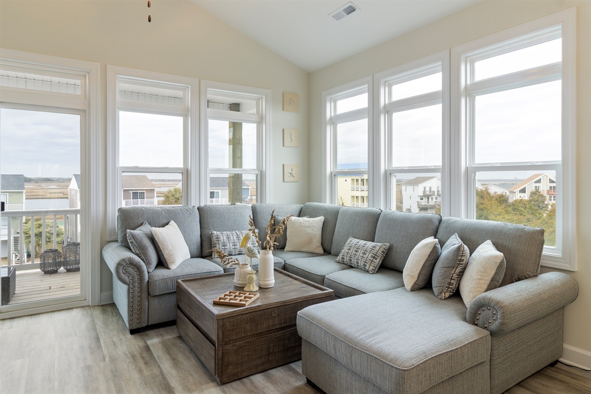 Cozy new home in North Topsail with Intracoastal Waterway and sound views