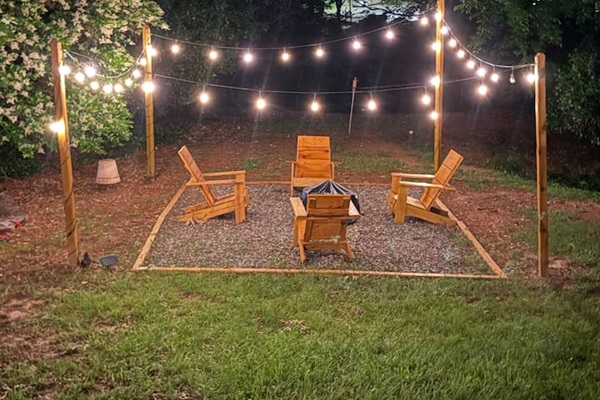 Enjoy evenings under soft string lights around the fire pit — perfect for late-night chats and roasting marshmallows.