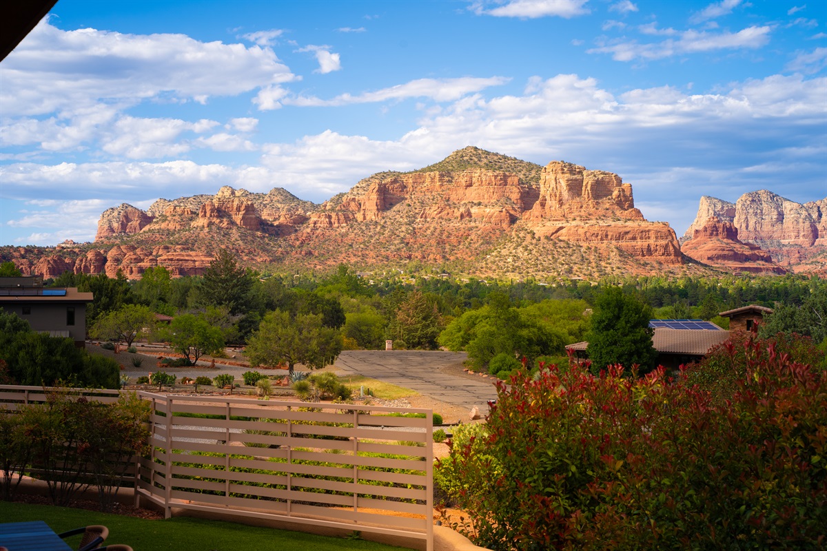 Wake up to this jaw-dropping, panoramic view of the Sedona red rocks right from your private backyard sanctuary at Elara Retreats.