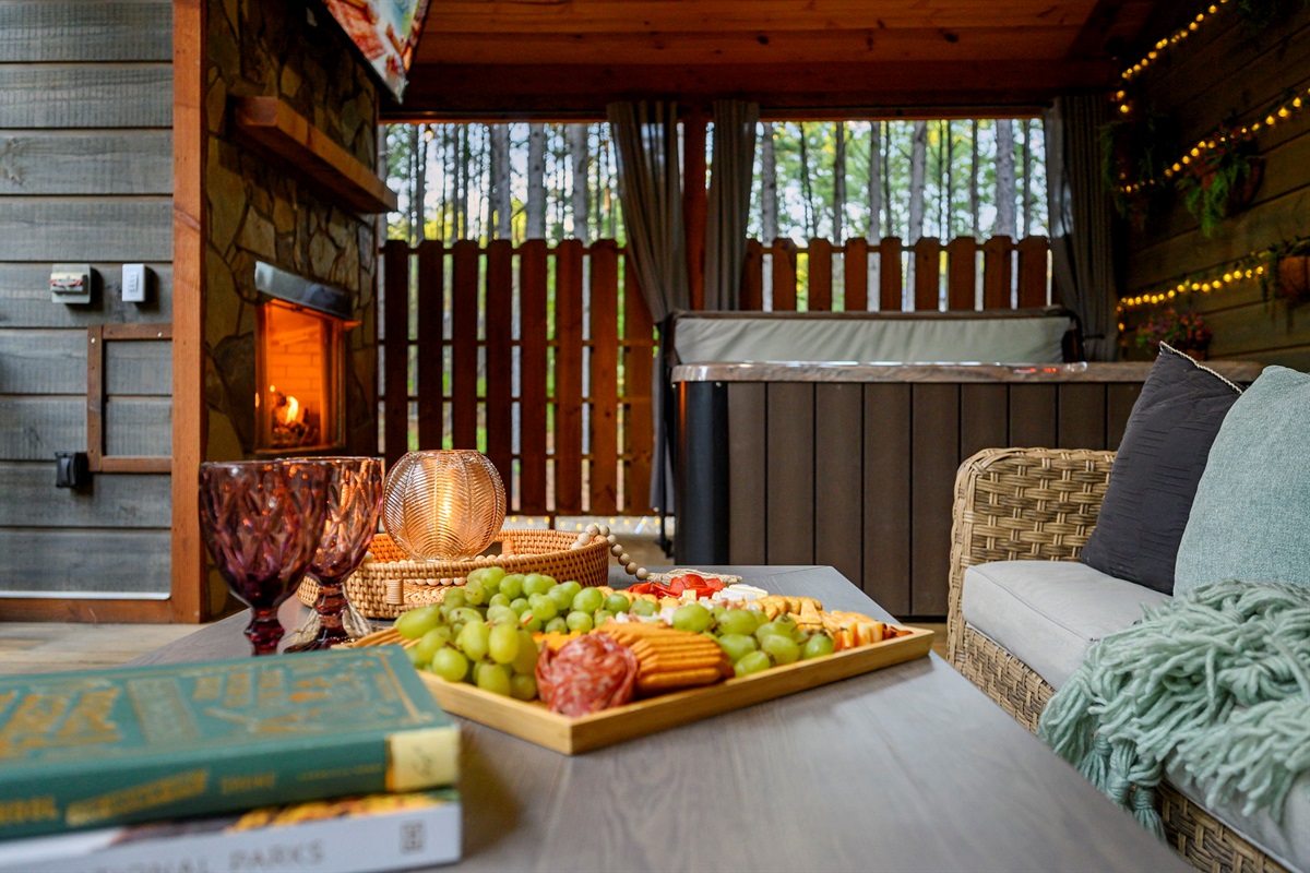 🥂 Snack boards + bubbly nights under the pines