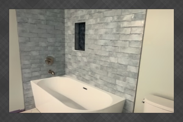 Nice big shower over bath for cleaning up after the beach!