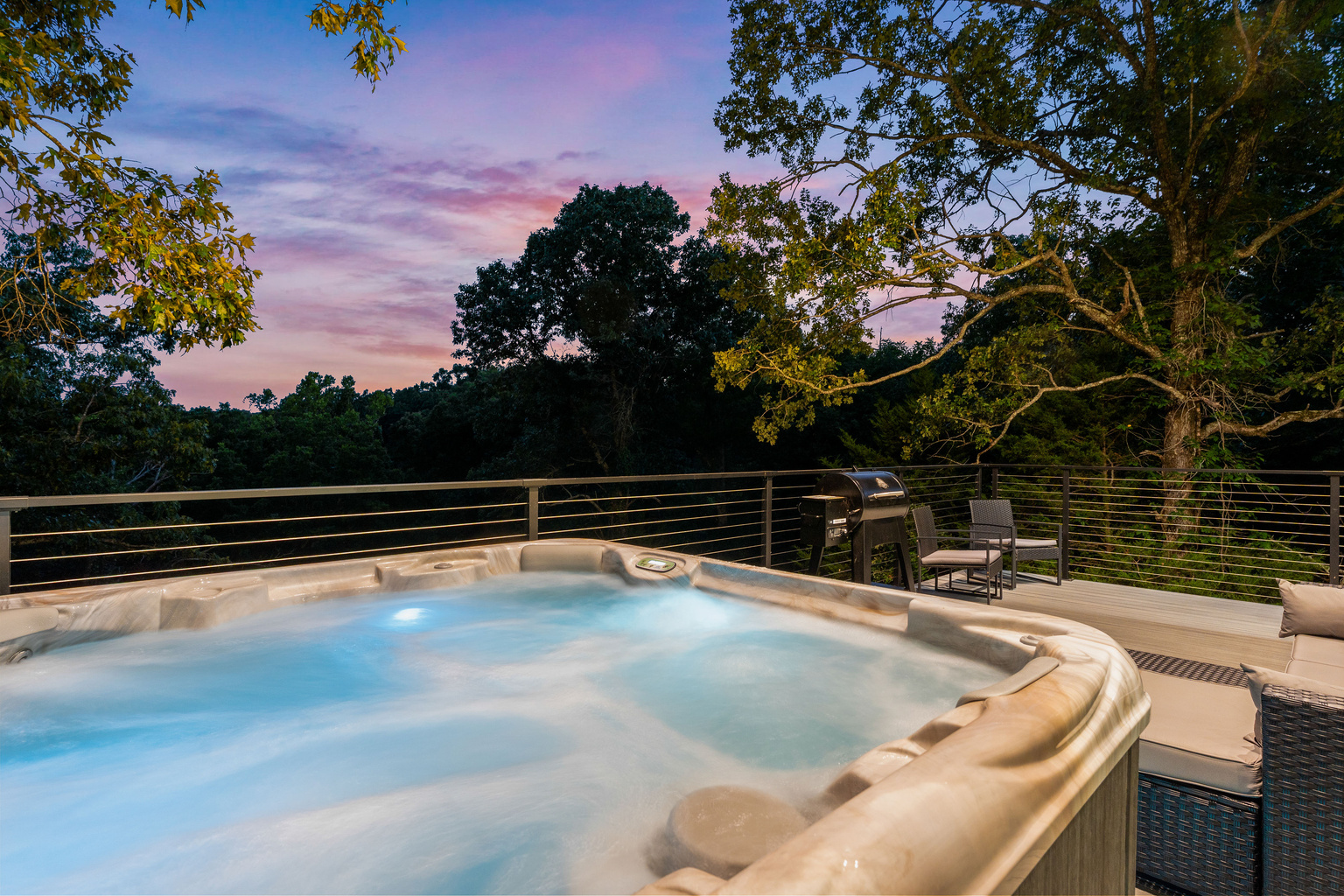 Modern Cabin and Hot Tub