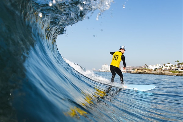 Las Gaviotas Surfing