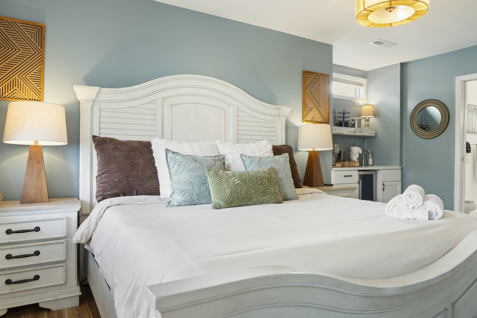 Bed and bath linens provided | 2nd floor