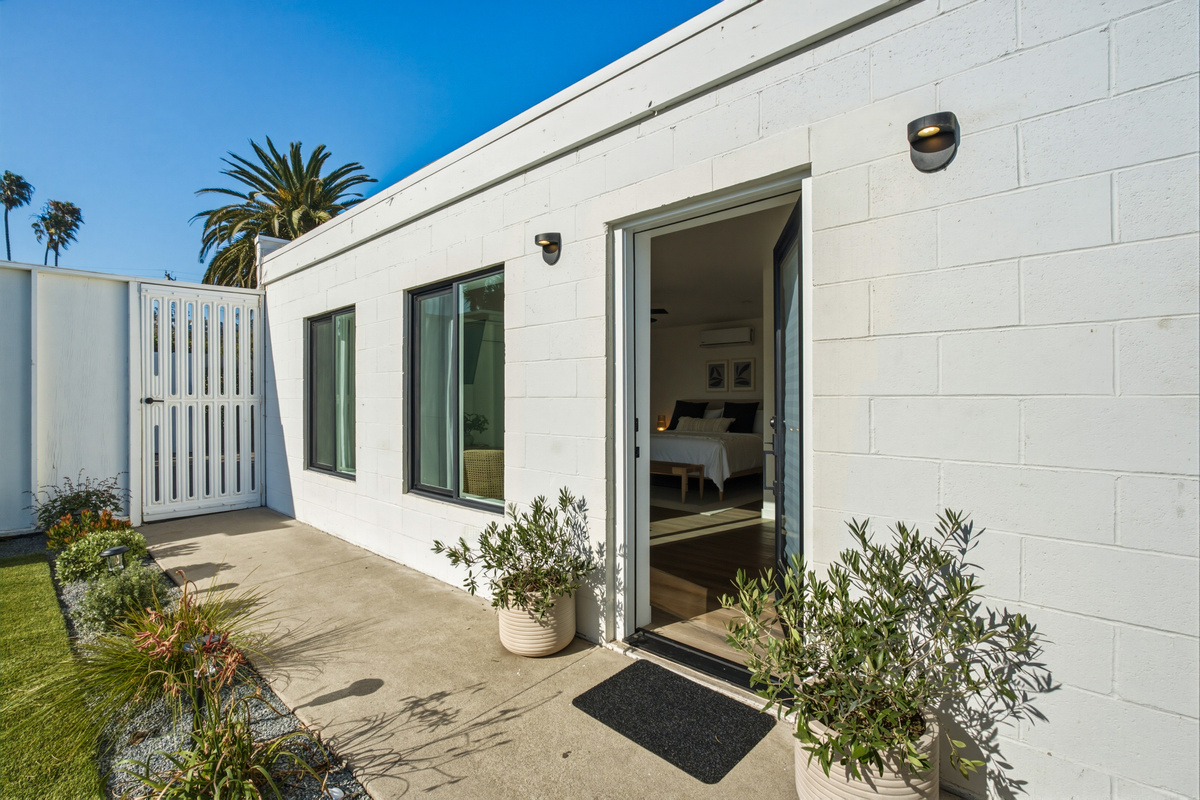 Casita Guest House included