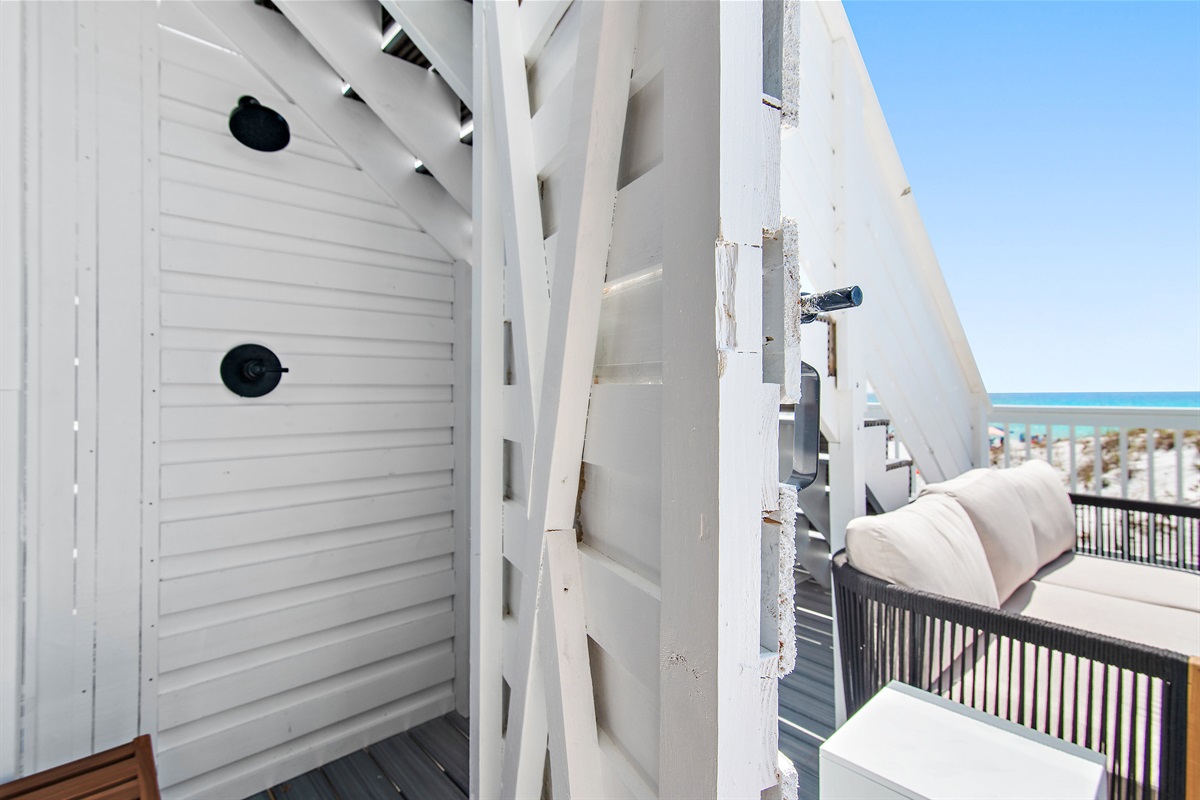 Green Reef 1 has a Sauna and fully-enclosed outdoor shower!