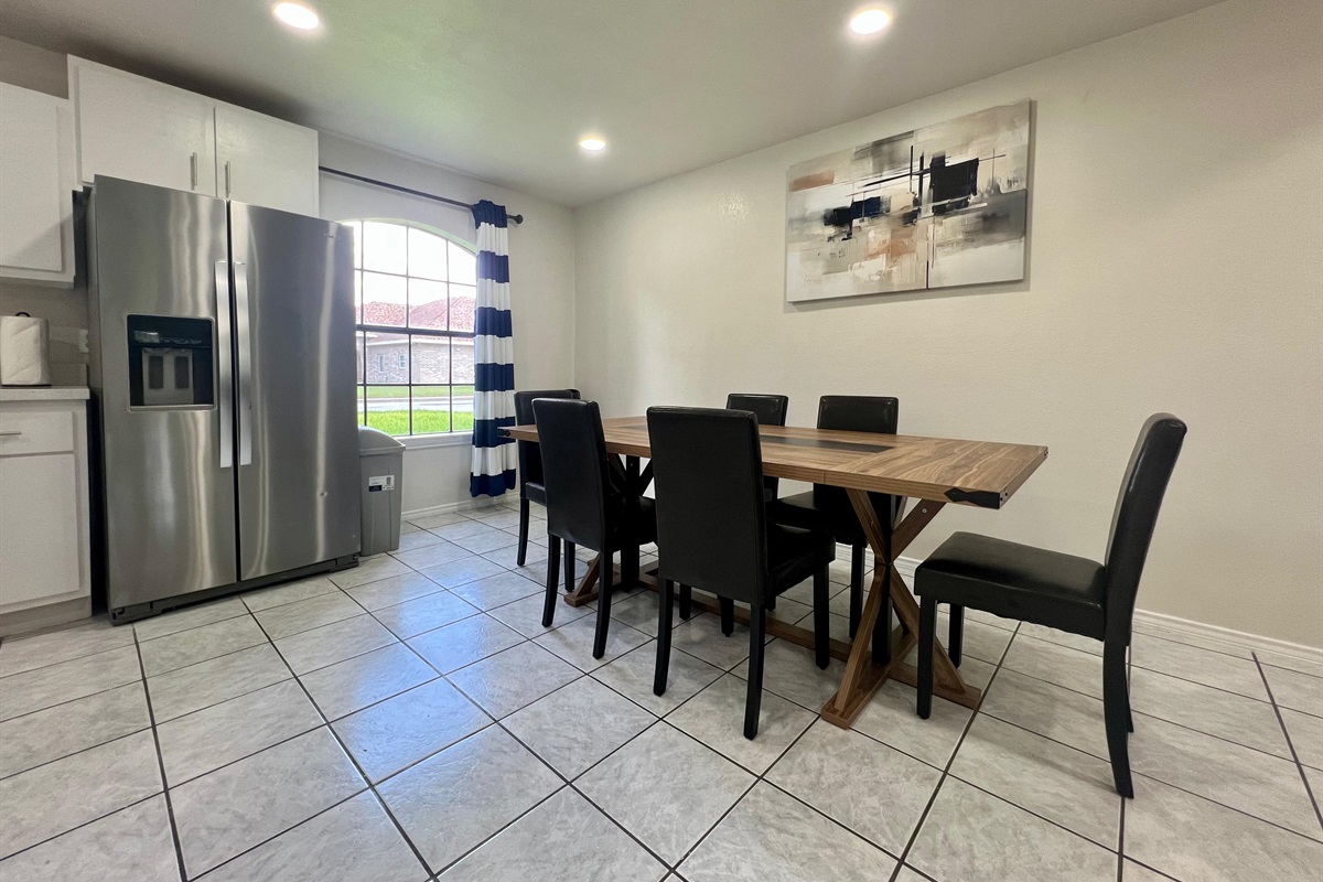 Kitchen and dining table for 6