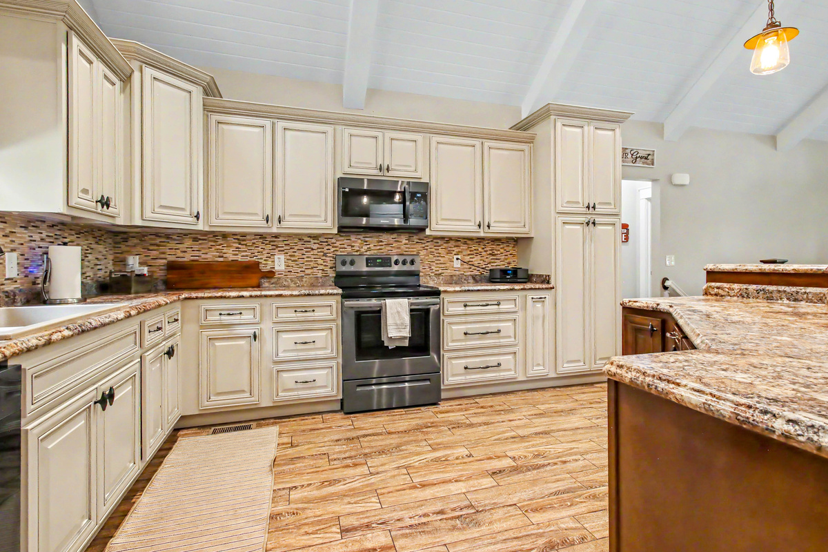 Large Kitchen!