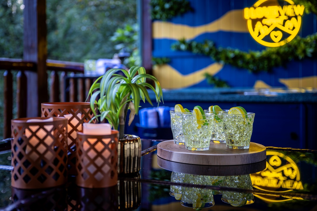 Sippin' your favorite drinks with endless nature views