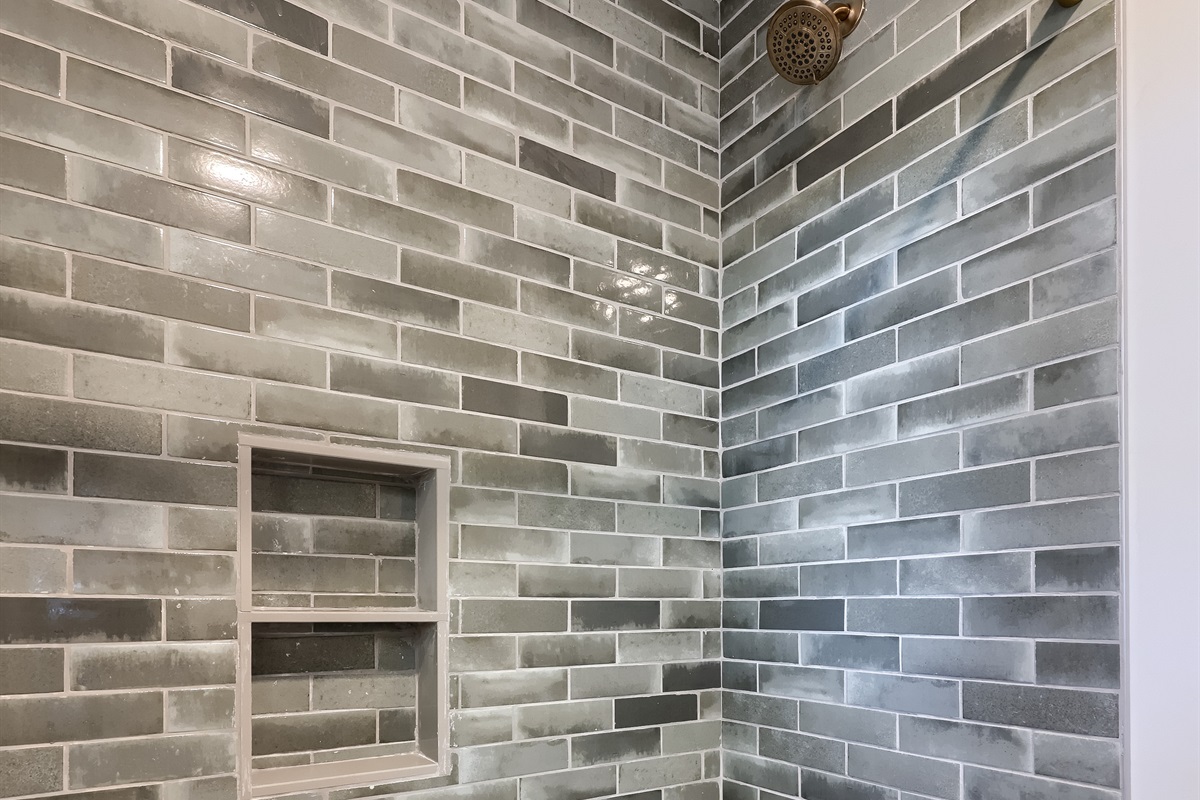 Main Floor Full Bath