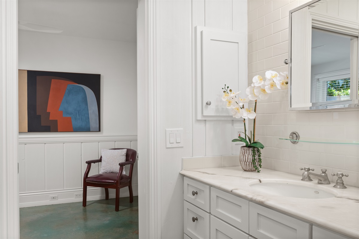 Jack and Jill bathroom between the two bedrooms